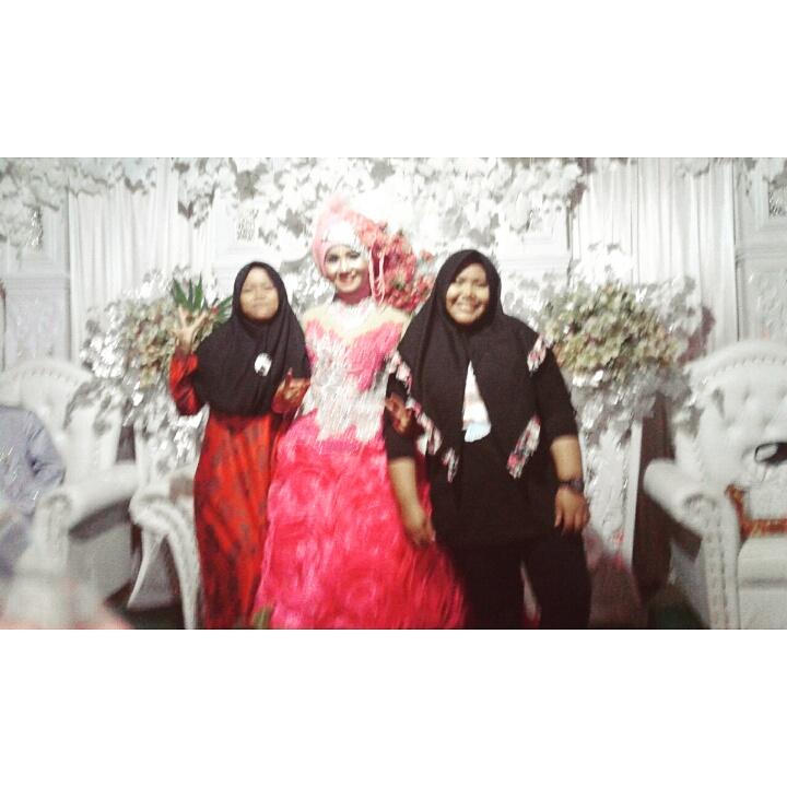 aliprilly22's tweet photo. HAPPY WEDDING DAY'S https://t.co/Uvn6P0w13V