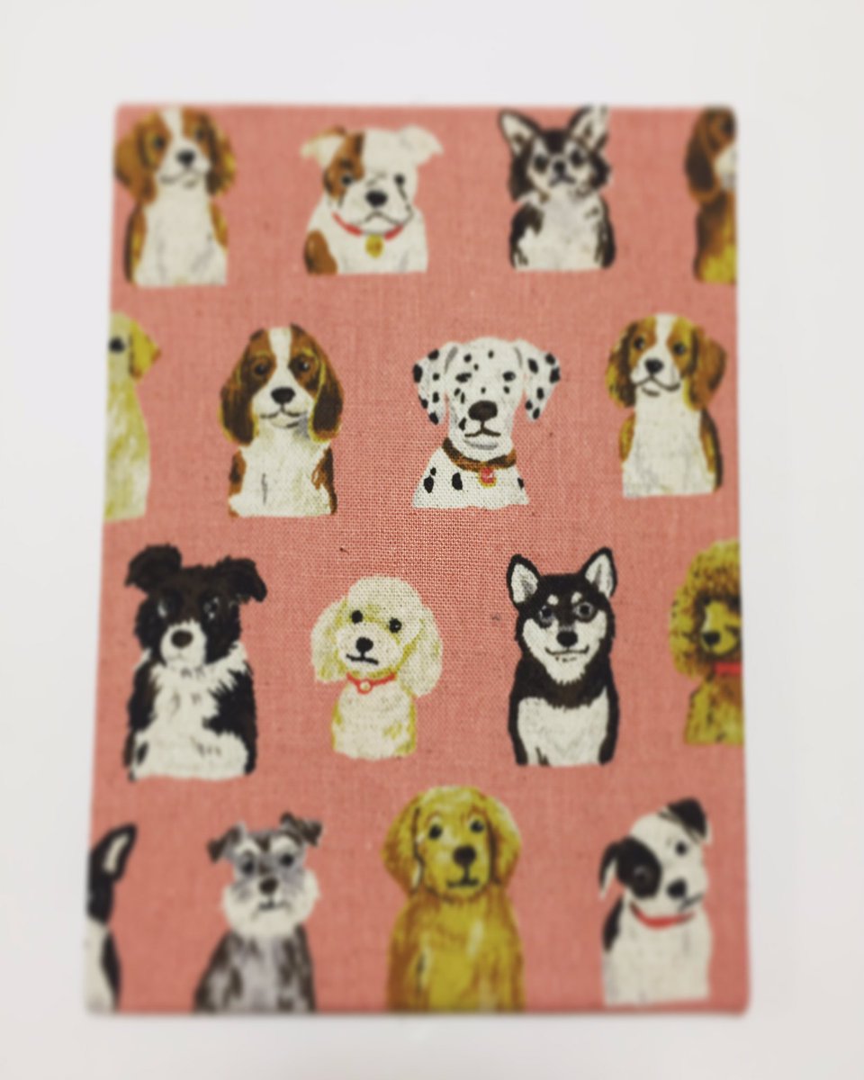 かわいい御朱印帳専門店 على تويتر 本日4 17は なんと 戌の日 大安ですね 犬柄の御朱印帳で安産祈願はいかがでしょうか アルバムや記録ノートとしても活用自由自在 わんこ大好きな方も必見の御朱印帳ですよ 1500円 ページ かわいいご朱印帳 ご朱印