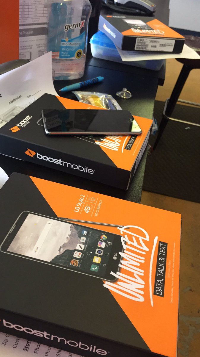 NaoumYoussef's tweet photo. Lovely day , plenty of activations , dealz , free add line , you pay we pay , auto top up , changing plans , insurance protection https://t.co/vMXPrYU95w