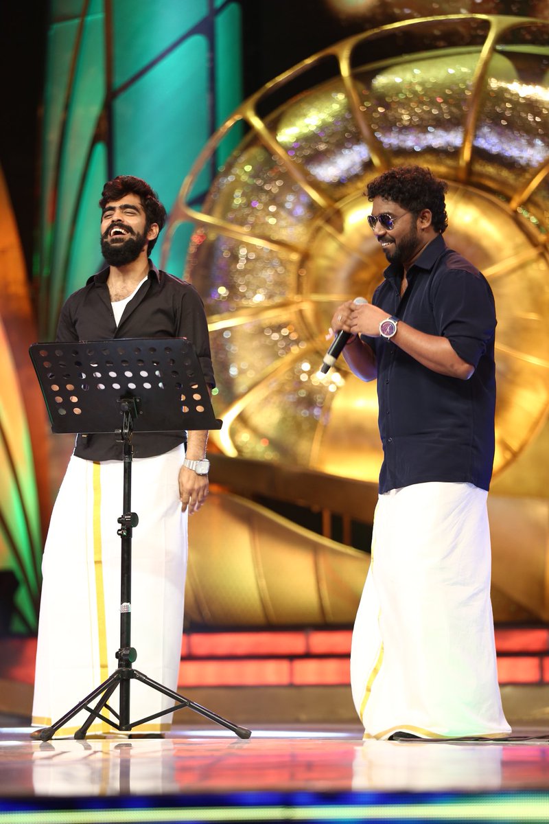SingerNivas's tweet photo. When you are lost in the grove of the musicians you are in another world.. #ssjo5 #styleexperiments #teamnivas #lifeofmusician https://t.co/YJeWAMU5jF