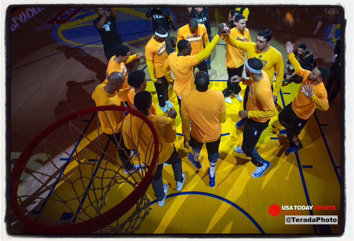 .<a href="/warriors/">Golden State Warriors</a> huddle before the game vs <a href="/trailblazers/">Portland Trail Blazers</a>