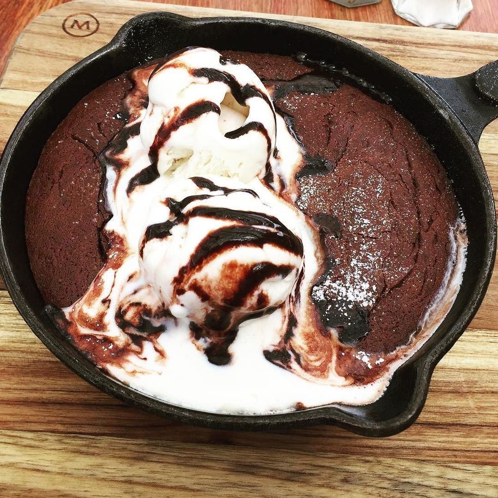 EatSleepCruise's tweet photo. This #yummy #dessert made this Easter even happier! #foodiegram #foodporn #foodstagram #foodie #foodiechats #eatsl… https://t.co/Y2SBeozRze https://t.co/5MsjVzLuGS