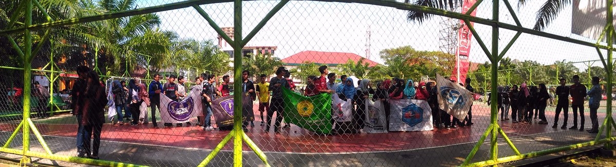 [LIVE REPORT]

Sedang berlangsungnya acara pembukaan PORSENI FKIP 2017

#PORSENI2017 #KompiFKIP #SportivitasJadiTradisi #Kompi2017 #BEMFKIP