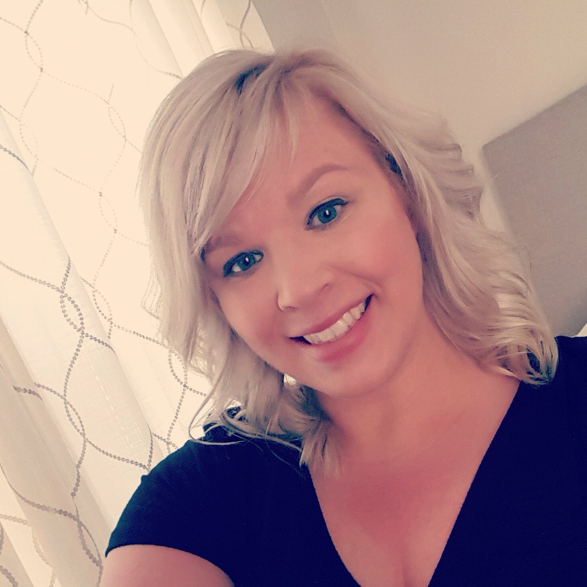 WhitneyYeager25's tweet photo. #newdo #love https://t.co/Aawm4qROxM