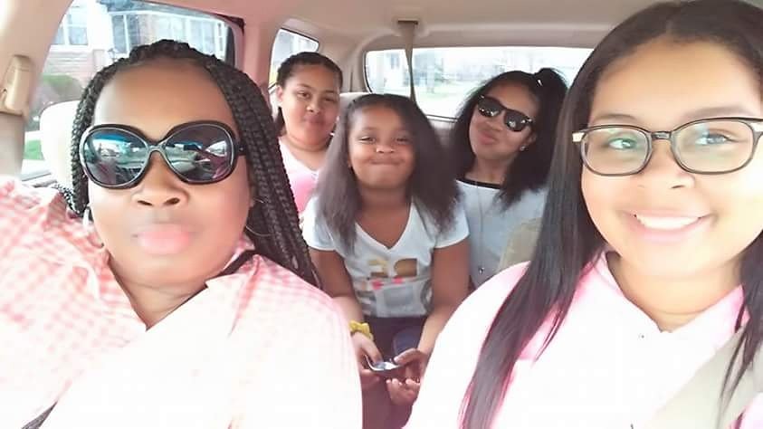 DetroitTay's tweet photo. Mommy &amp; Sisters ♡ #TayPost https://t.co/ksO3y5F0ac