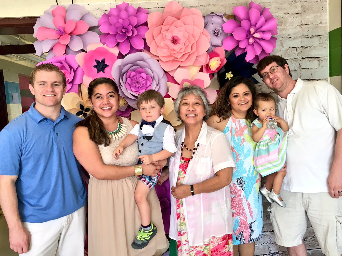 chexie04's tweet photo. πΈ Our 1st #Easter in #CharlotteNC was fantastic. Blessed to be w/ friends AND family this time! #rockharborcharlotte @RHCharlotte #Chelbert https://t.co/OXmTsvtr27