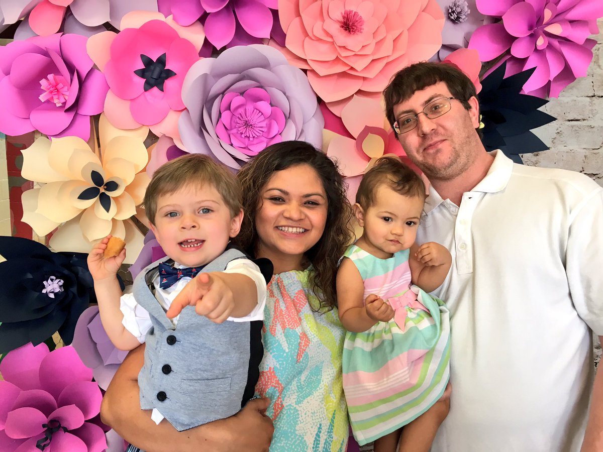 chexie04's tweet photo. πΈ Our 1st #Easter in #CharlotteNC was fantastic. Blessed to be w/ friends AND family this time! #rockharborcharlotte @RHCharlotte #Chelbert https://t.co/OXmTsvtr27