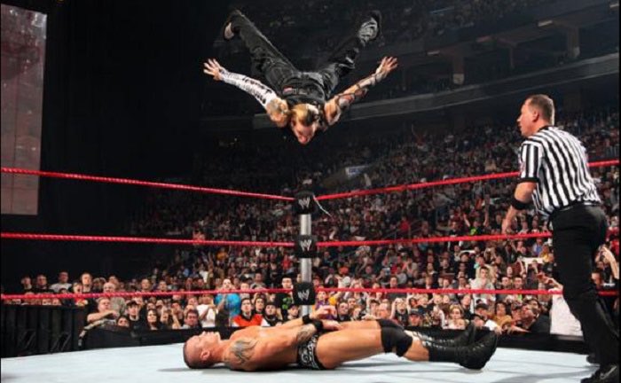 WorldWCommunit1's tweet photo. Swanton Bomb para @Kalisto_WWC!! #TriviasManiaIII https://t.co/59AV2uc8QE