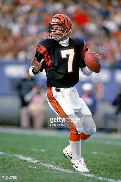 Happy Birthday to Boomer Esiason, who turns 56 today! 