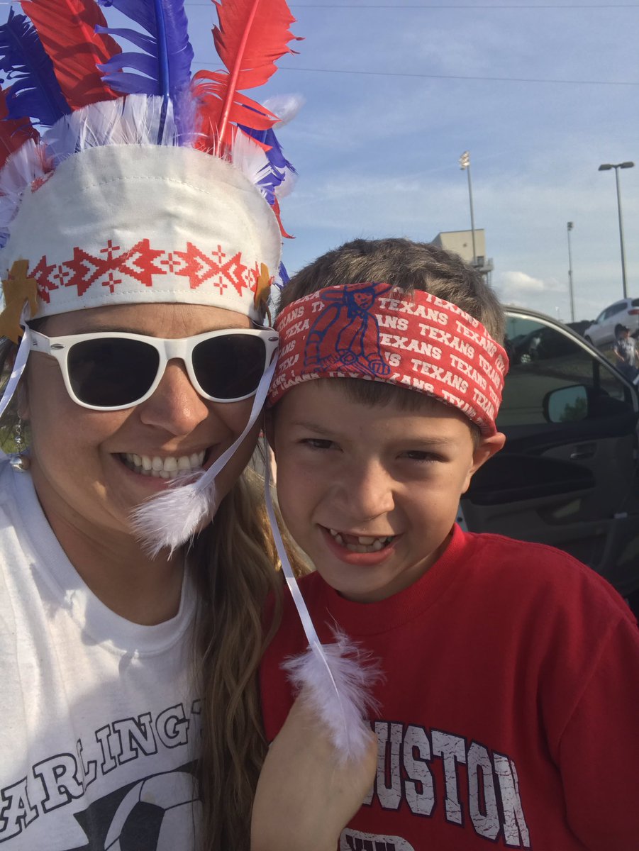 SamChez507's tweet photo. We love @SamHoustonHS and will always be life long fans. I bleed #Texan. #SamAlum #GoBigSam See everyone in #TEXANDay2017 on May 5th. 4-7pm https://t.co/SISayLbx45