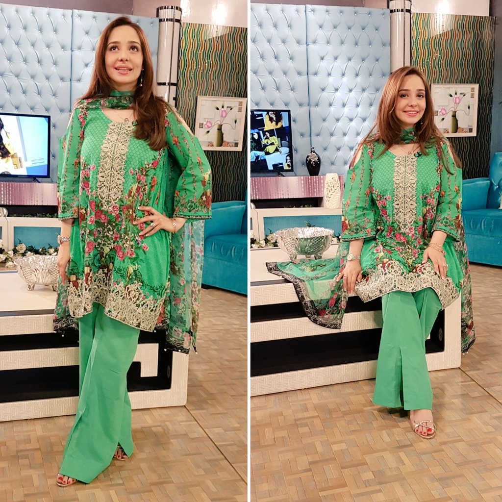 Good Morning! Wearing Juggun's unstitched lawn collection on Morning with Juggun on PTV. #Juggunspret #juggunkazim jugguns.com