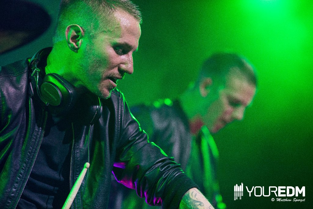YourEDM's tweet photo. .@wearegalantis just said on the @coachella stream that their new album is "pretty much done"
😍😍😍 https://t.co/vM6ZOi7JHU