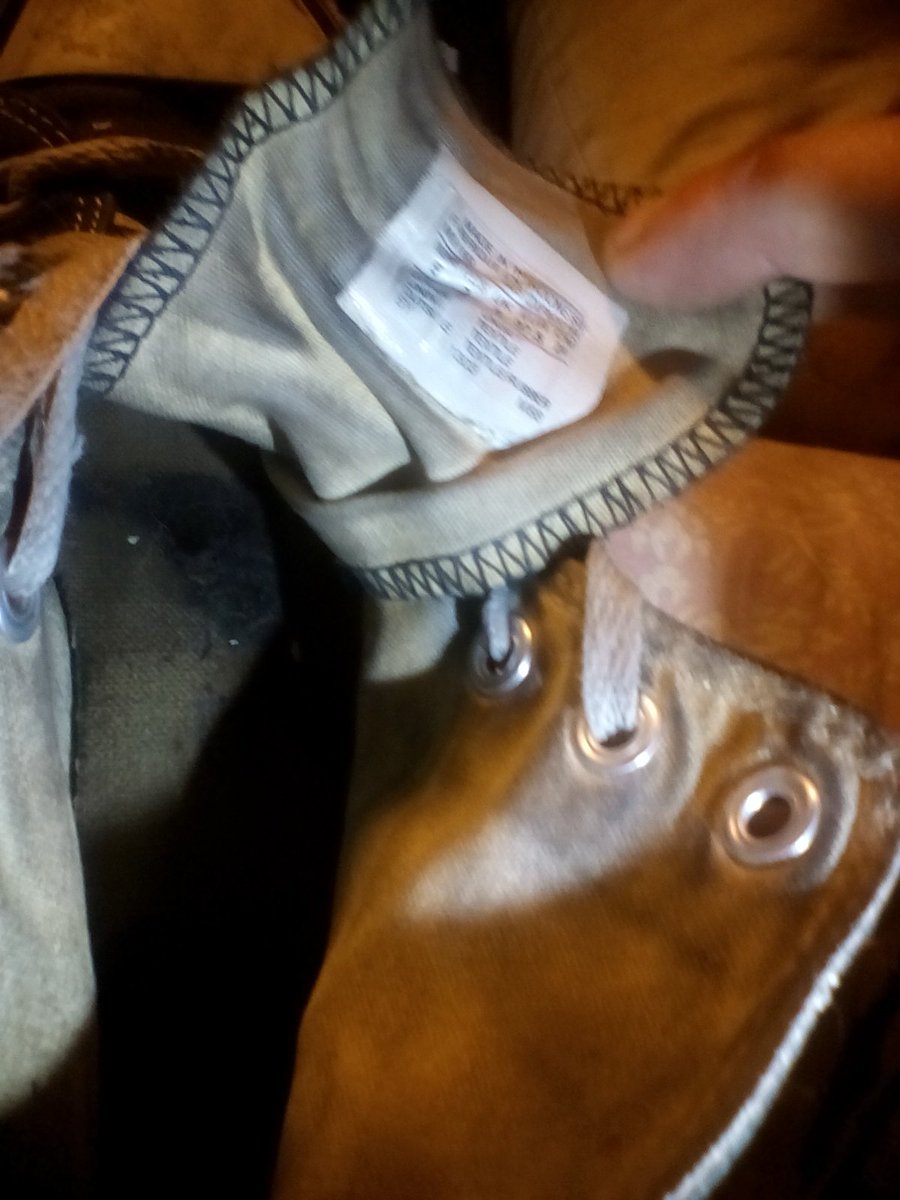 GoddessAOwnsU's tweet photo. @shoe_slave @RTsubby @footfetishVOD got high tops and low https://t.co/RzBe2XIx6d