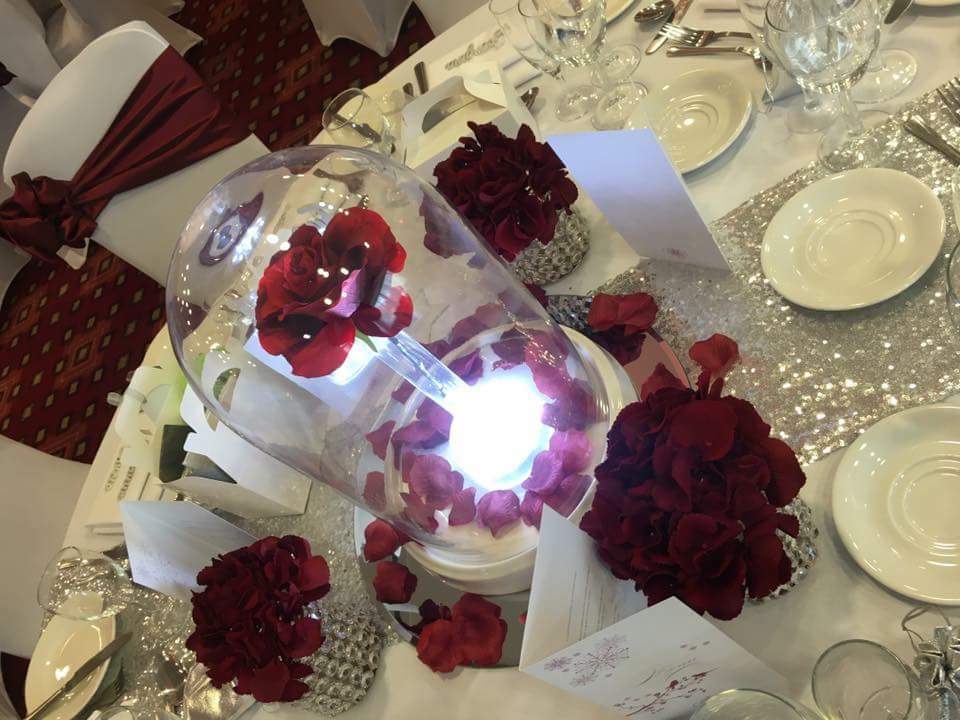 Idovenue's tweet photo. Beauty &amp; the Beast @HallmarkHotels Manchester Airport , #taleasoldastime # red #wedding https://t.co/U1hmfuEmiM