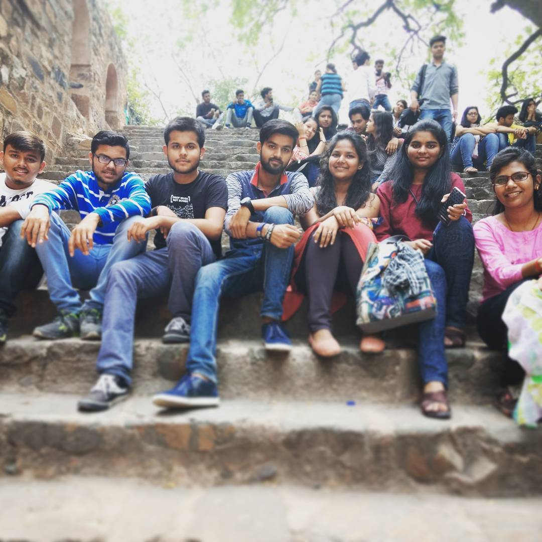 Anupnd_18's tweet photo. Great day well spent... #historicalmonument #wonderful_place😍 #sectionM #first_ever_outing😎 #enjoyed a lot...#photography session... 😎😎 https://t.co/yOKYRzaEcx