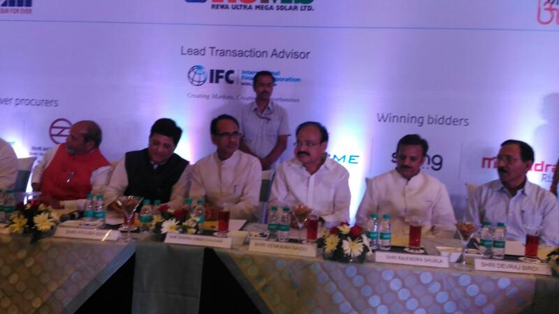 CMMadhyaPradesh's tweet photo. CM @ChouhanShivraj, with Union ministers Mr @MVenkaiahNaidu &amp; Mr @PiyushGoyal arrives for agreement signing programme of #RewaSolar project. https://t.co/eVW7oqMwrU