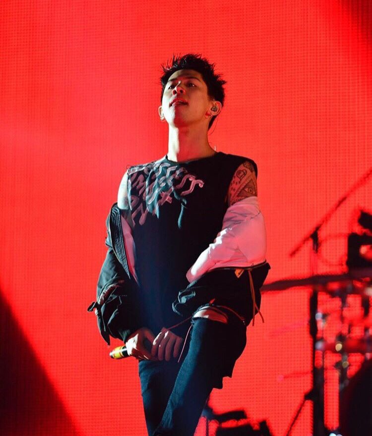 takayan73's tweet photo. Taka Happy Birthday🎉
これからもその声を聞かせて😭
いつまでもついて行きまっせTakaの兄貴👍🏻
#ONEOKROCK 
#Taka誕生祭 https://t.co/pFCw3Gehzu