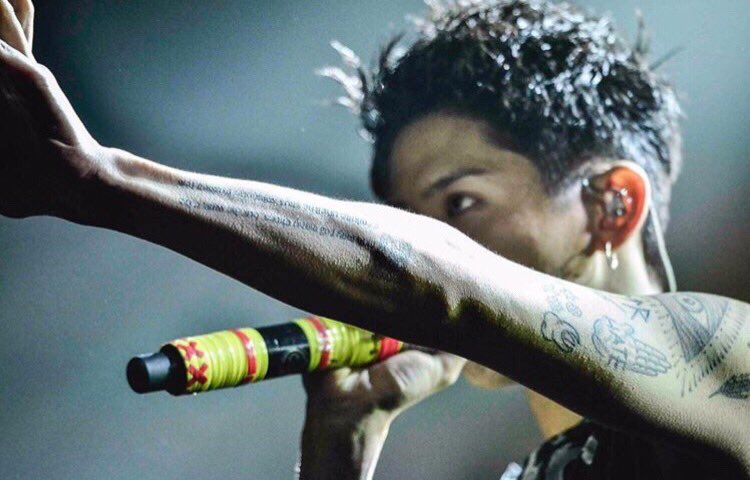 takayan73's tweet photo. Taka Happy Birthday🎉
これからもその声を聞かせて😭
いつまでもついて行きまっせTakaの兄貴👍🏻
#ONEOKROCK 
#Taka誕生祭 https://t.co/pFCw3Gehzu