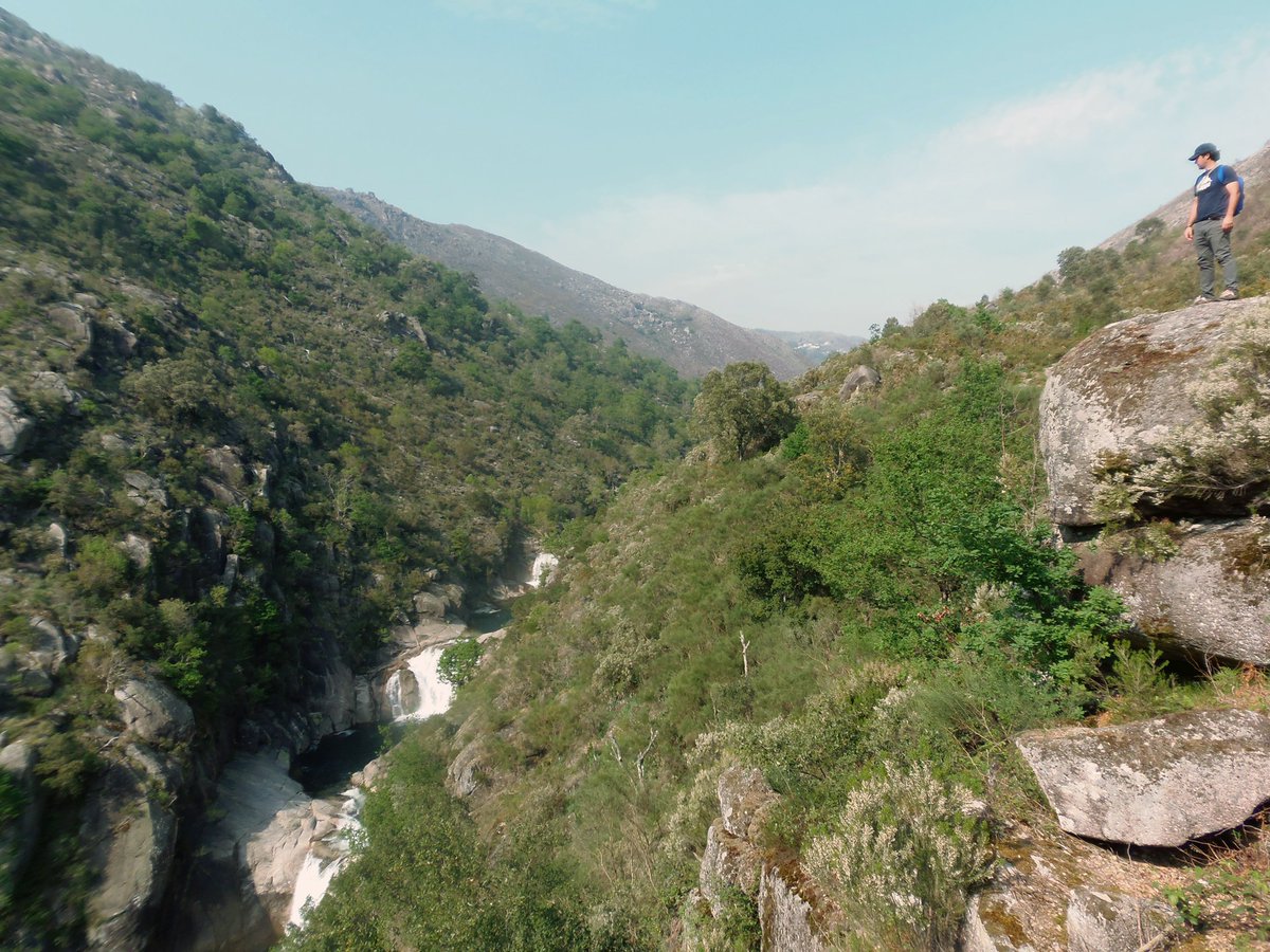 Galiciacoolmag's tweet image. Pozas do Mallón en entrimo Ourense. galiciacoolmagazine.com/2017/04/17/poz…