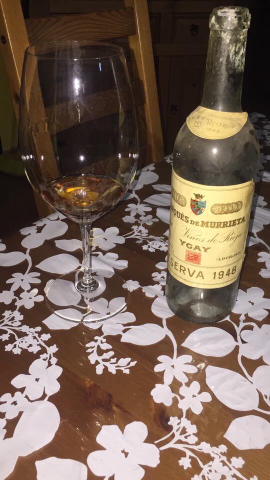 Vinos_Vintage's tweet photo. Foto de nuestro amigo Borja de @IgniosOrigenes , muy fan de nuestros blancos vintage. Gracias.
#somosvintage https://t.co/UHg5GXnj1b