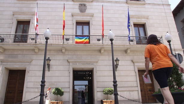 NoticiasNavarra's tweet photo. #Tudela, de luto. "Iban a toda pastilla y se los han llevado por delante”, relatan testigos del atropello múltiple  https://t.co/pphNOd0p6o https://t.co/n93hddfckZ