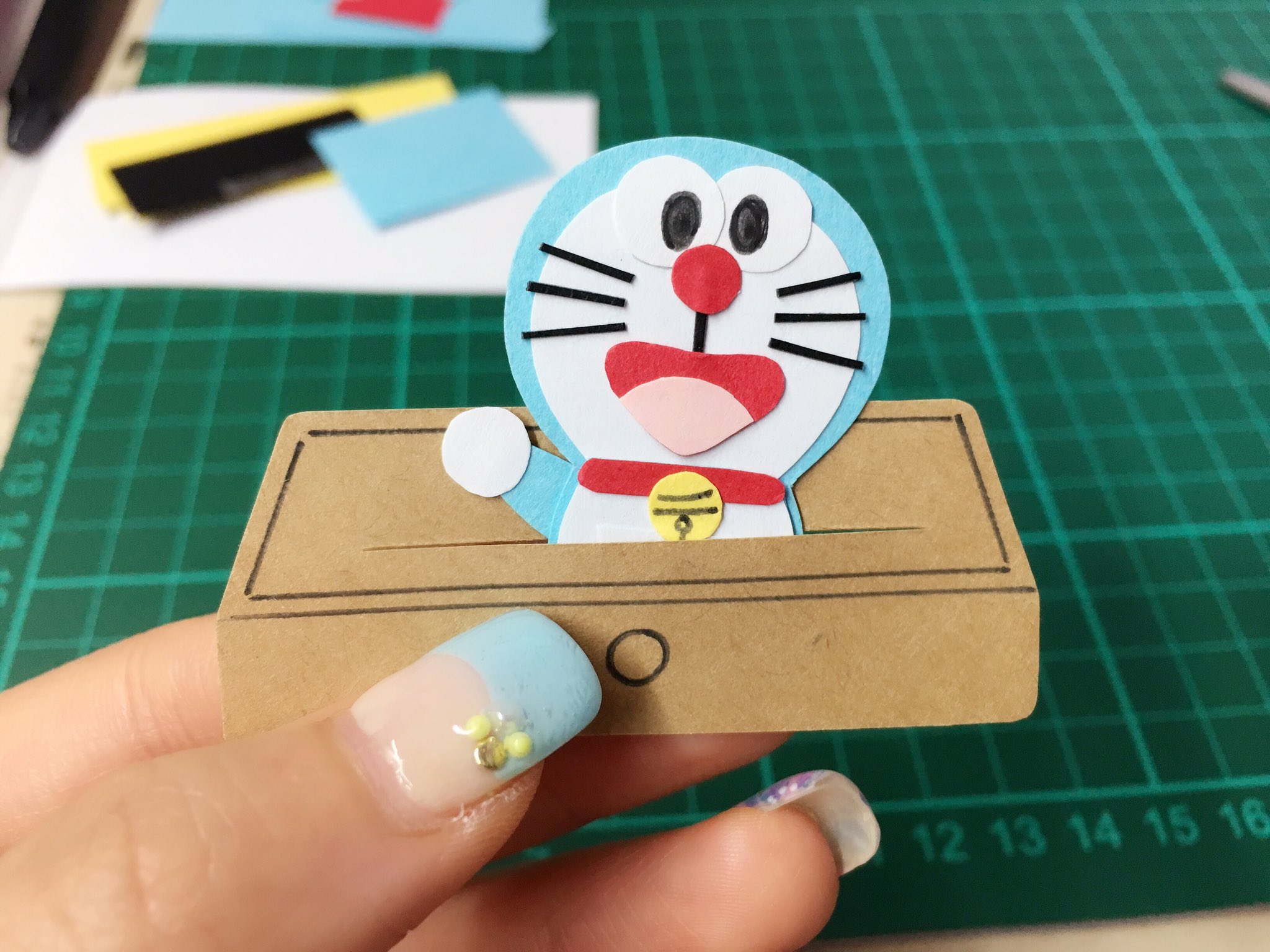 サッチ やっちゃった 顔おかしくなった ドラえもん 手作りカード メッセージカード 趣味 手作り ドラえもんタイムマシン 机の引き出し