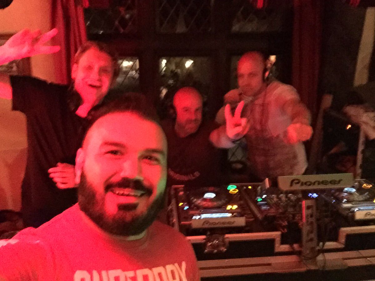 marcospinact2's tweet photo. I just had an amazing easter weekend playing next to great DJ's and fabulous people.... 3 nights sold out.... https://t.co/mTAM4HDtoE