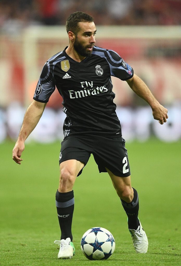 DaniCarvajal92's tweet photo. Empieza una semana ilusionante y decisiva en la temporada, todo en nuestro templo y con vosotros madridistas!! #HALAMADRID https://t.co/6jnuLaczIZ