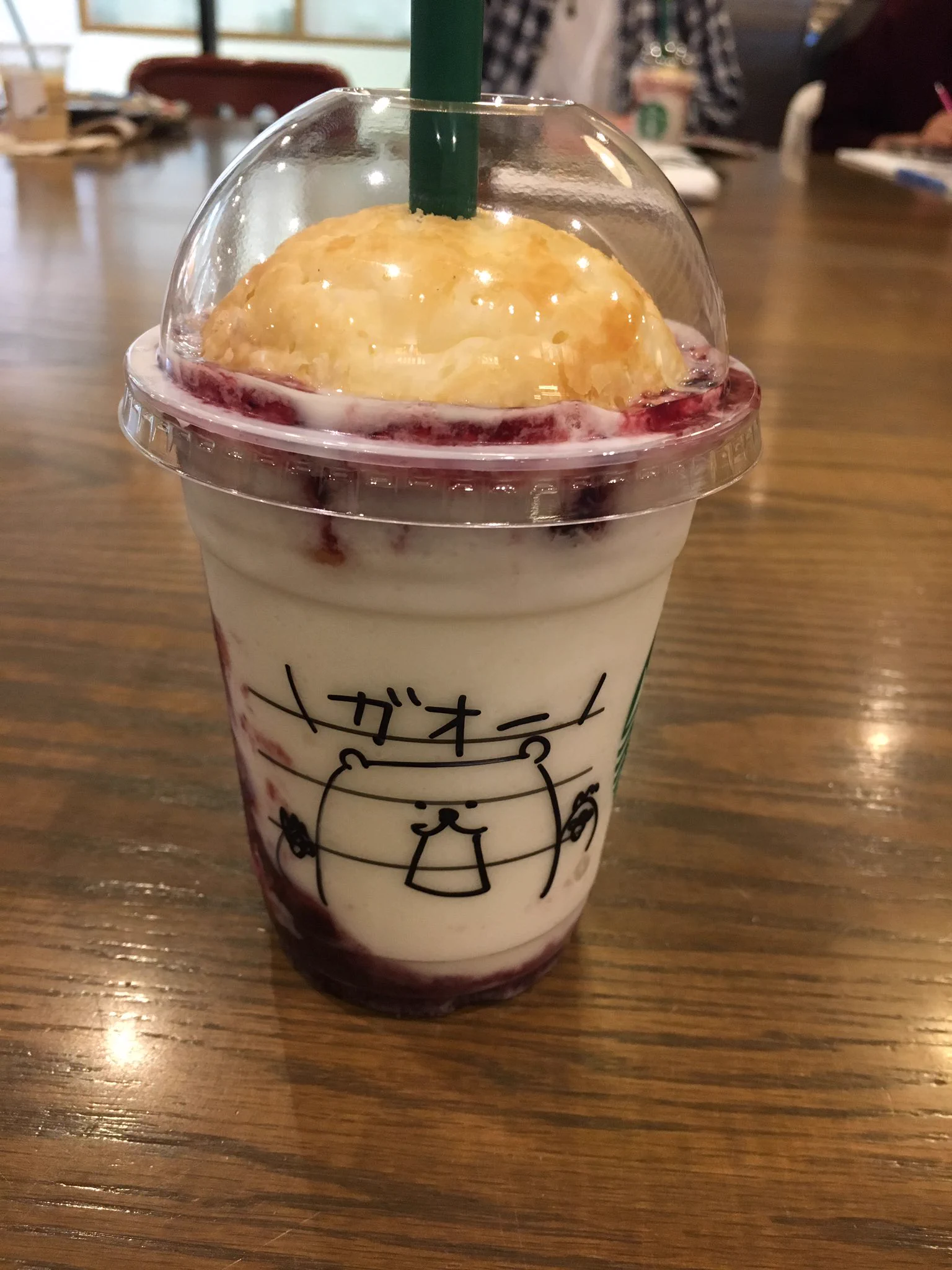 パーカーのクマを丸くアレンジｗスタバ店員の描いたカップメッセージがかわいすぎるｗ