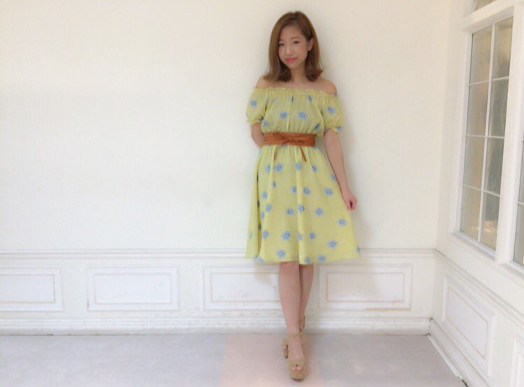 Dazzlin近鉄pass E店 大人気ワンピース ドットマーガレットオフショルワンピース 7 900 Tax 今から夏まで長く使えるワンピースが 大人気です ぜひ一度見にいらしてくださいね Dazzlin