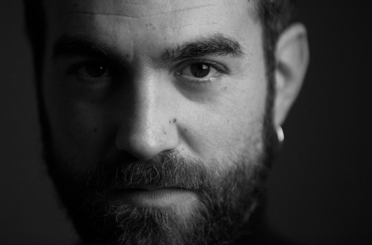 Impresionante @jonny_platz en <a href="/VimMagazine/">VIM Magazine</a> "El humor es estilo de vida, una actitud "
issuu.com/vimmag/docs/vi…
Fotos by <a href="/sergiolar10/">Sergio Lardiez</a>