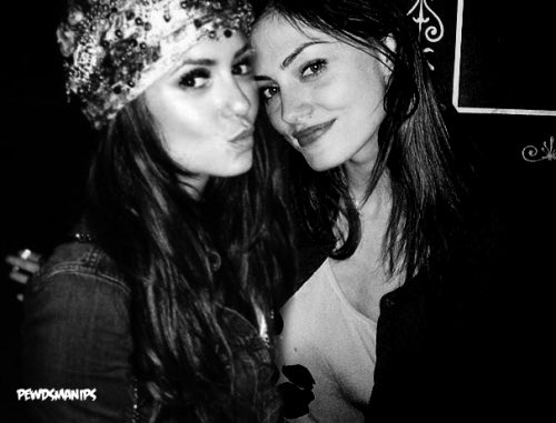 Little_Dhampirx's tweet photo. The Queen of #TVD with the Queen of #TheOriginals πππΌπ₯π... @1PhoebeJTonkin @ninadobrev #HayleyMarshell #KatherinePierce https://t.co/T6najdQ5op