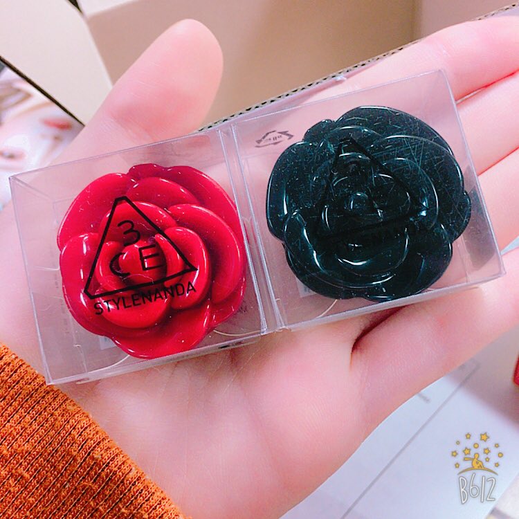 tapiokapandaaaa's tweet photo. はーい 届きましたあああ👁✨
✩ #ライムゴールド (マンスリー)
✩ #スターディチョコ (6ヶ月)
それと #3CE #POT LIP の、
#RED と #MINTCARE もついてきた← https://t.co/RFeaNZqkjj