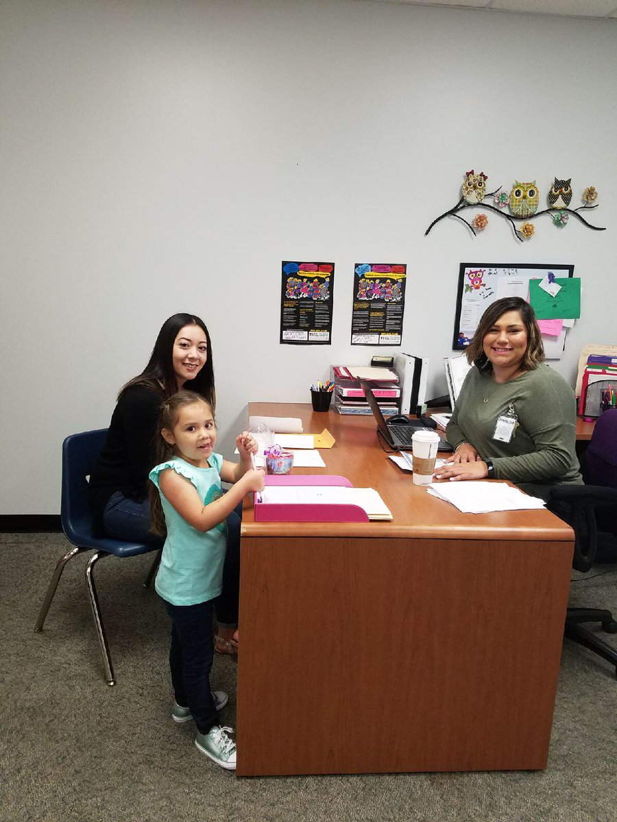 DeZavalaSMCISD's tweet photo. Our very first Kinder student registering #FutureDiamond https://t.co/ei32tINwHV