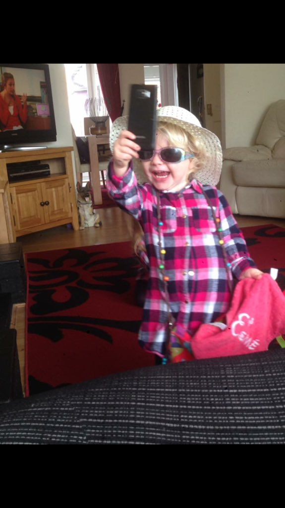 kateharvey11's tweet photo. When your twin nieces could pass as extras on @BenidormTVshow 😂 https://t.co/aL5yhWJ1HZ
