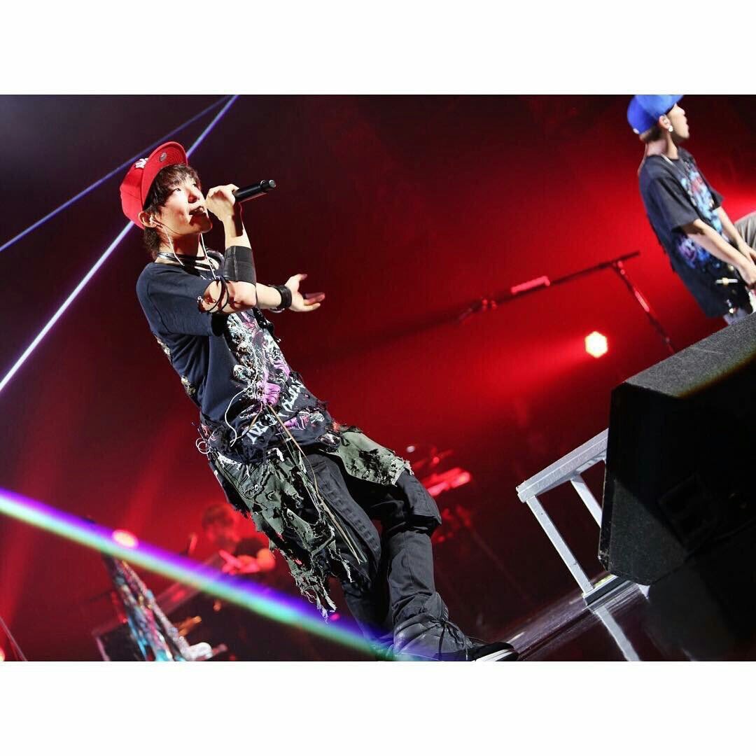 Rg Ikeさん ℋᵅᵖᵖᵞ ℬⁱʳᵗᑋᵈᵃᵞ 歌う姿ちょーかっこいいです 今年は生で見れる 楽しみだ Spyair Ike生誕祭17 Ike誕生祭 4月18日