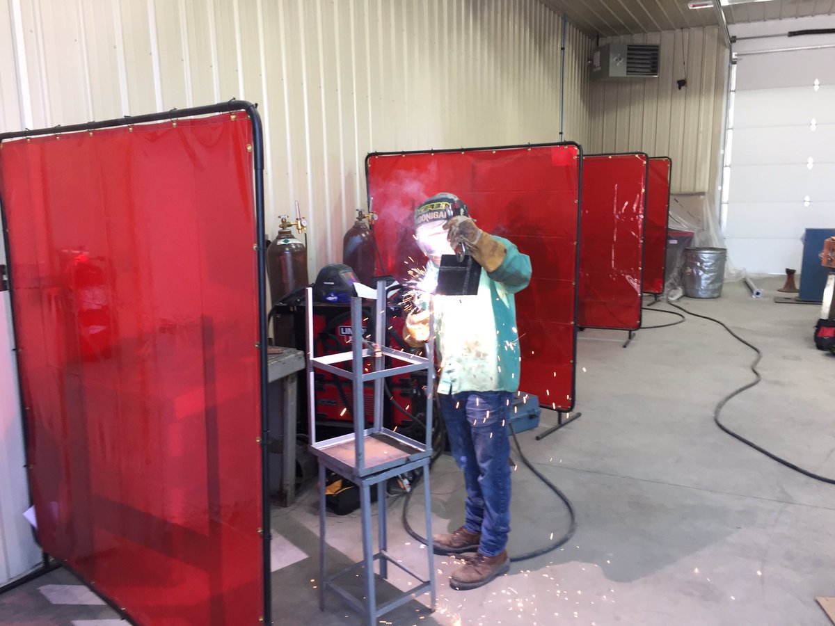 scareercenter's tweet photo. Students sharpening their welding skills in our SCC VU early college program earning 21 college credits simultaneously. https://t.co/o1UzMAwWkE