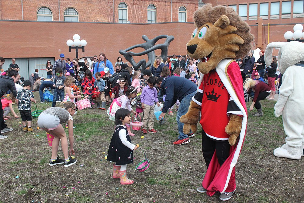 PtboGeorge's tweet photo. I had a great time Sunday high-fiving kids with my friend the #EasterBunny @NuttyChocPtbo's 28th Annual @downtownPtbo Easter Egg Hunt! https://t.co/rUcs5PmhKr