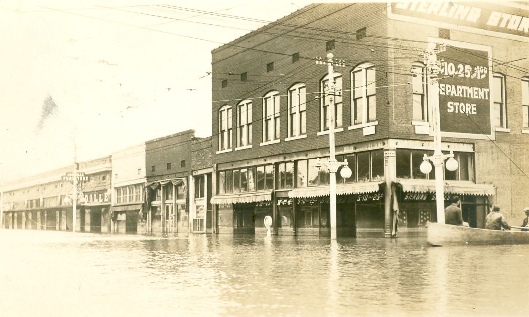 90 years later, "Great Flood of 1927" remembered in Arkansas. Story + photos » arkansasonline.com/news/2017/apr/… #ArkDG #ARnews