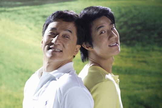 無し ジャッキーチェンと息子のジェイシーチャン 何でチェンじゃなくてチャン何だ W ともあれお二人とも歌が上手い ジャッキーの歌に関しては毎日聴いてます ジャッキーの声を聴くとかなり癒される ジェイシーは確かライジングドラゴンのエンディングで