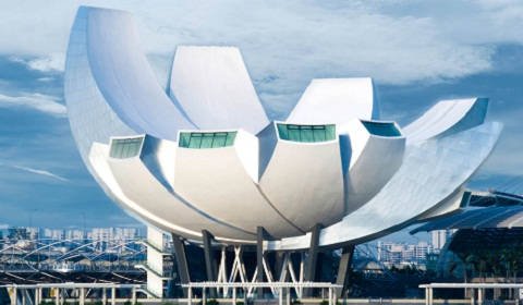 バアルのようなもの シンガポールのアートサイエンスミュージアム マリーナベイ サンズは変わった形の建物だが ウルトラマンを知っている世代だと四次元怪獣ブルトンの一部に見えて仕方ない バアルのようなもの シンガポールのアートサイエンスミュージアム マリーナベイ サンズは変わった形の建物だが ウルトラマンを知っている世代だと四次元怪獣ブルトンの一部に見えて仕方ない