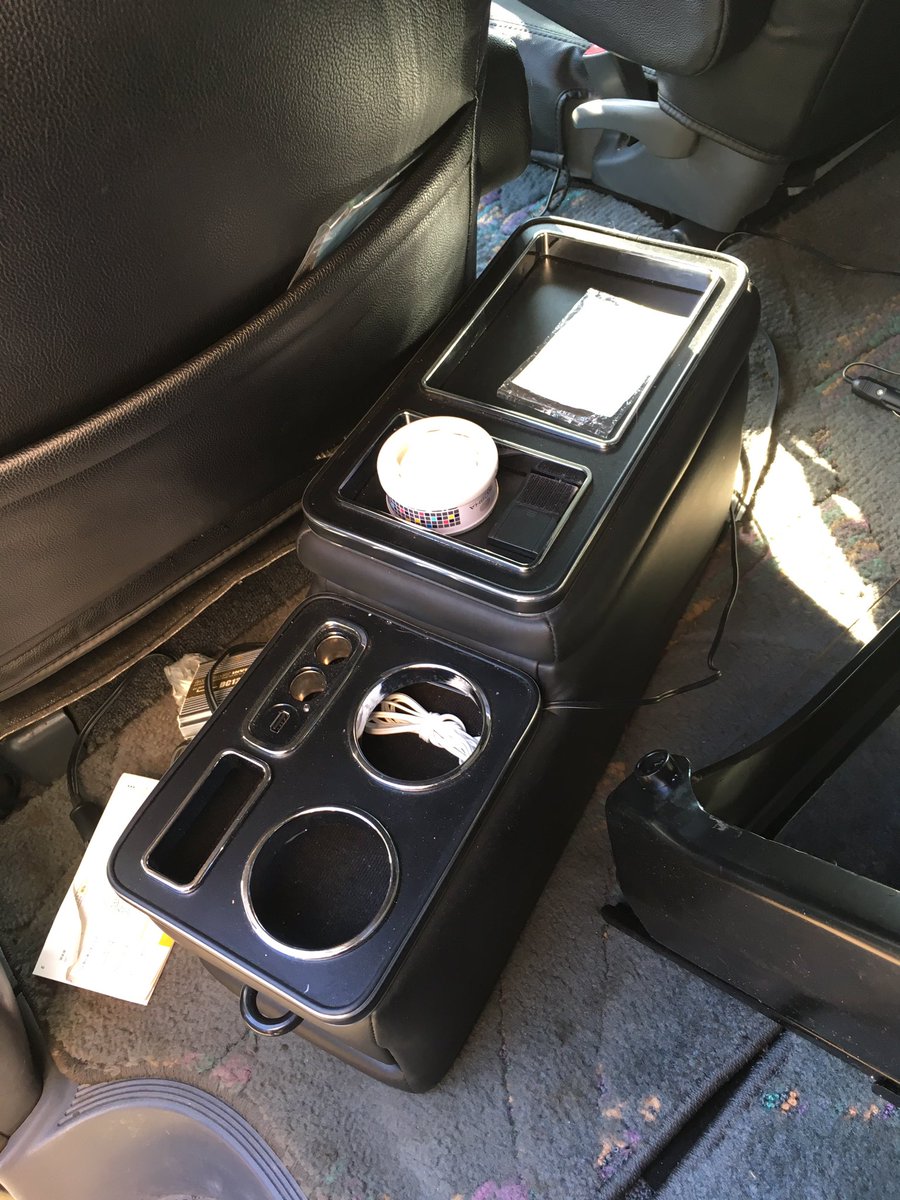 taku32cima's tweet photo. 今週中には車屋に放置するので、欲しい外装、内装有りましたらご連絡お願いします🙄
#TCR20
#部品取り https://t.co/dv3iiVxk2i