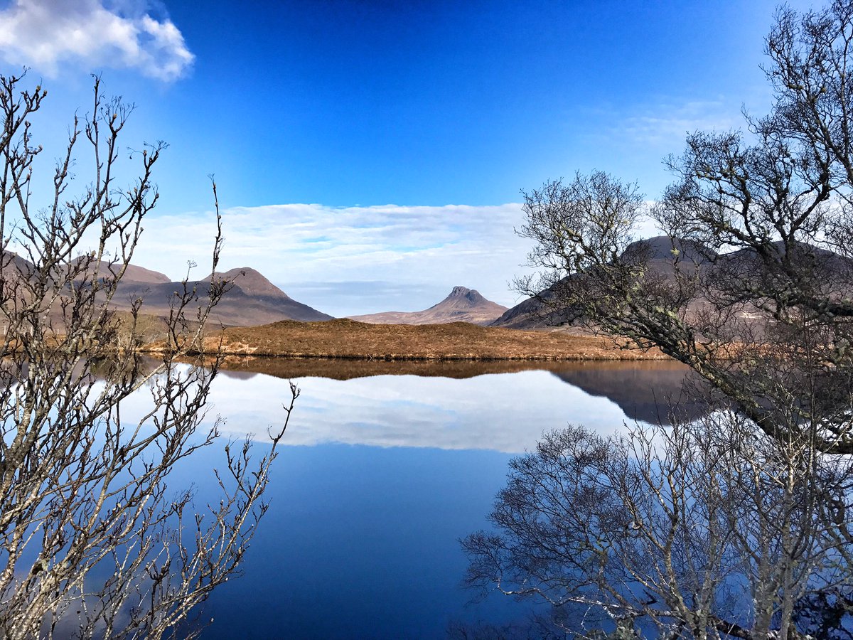 skyeles's tweet image. 12 hours apart at #stacpollaidh @WindyWilson88