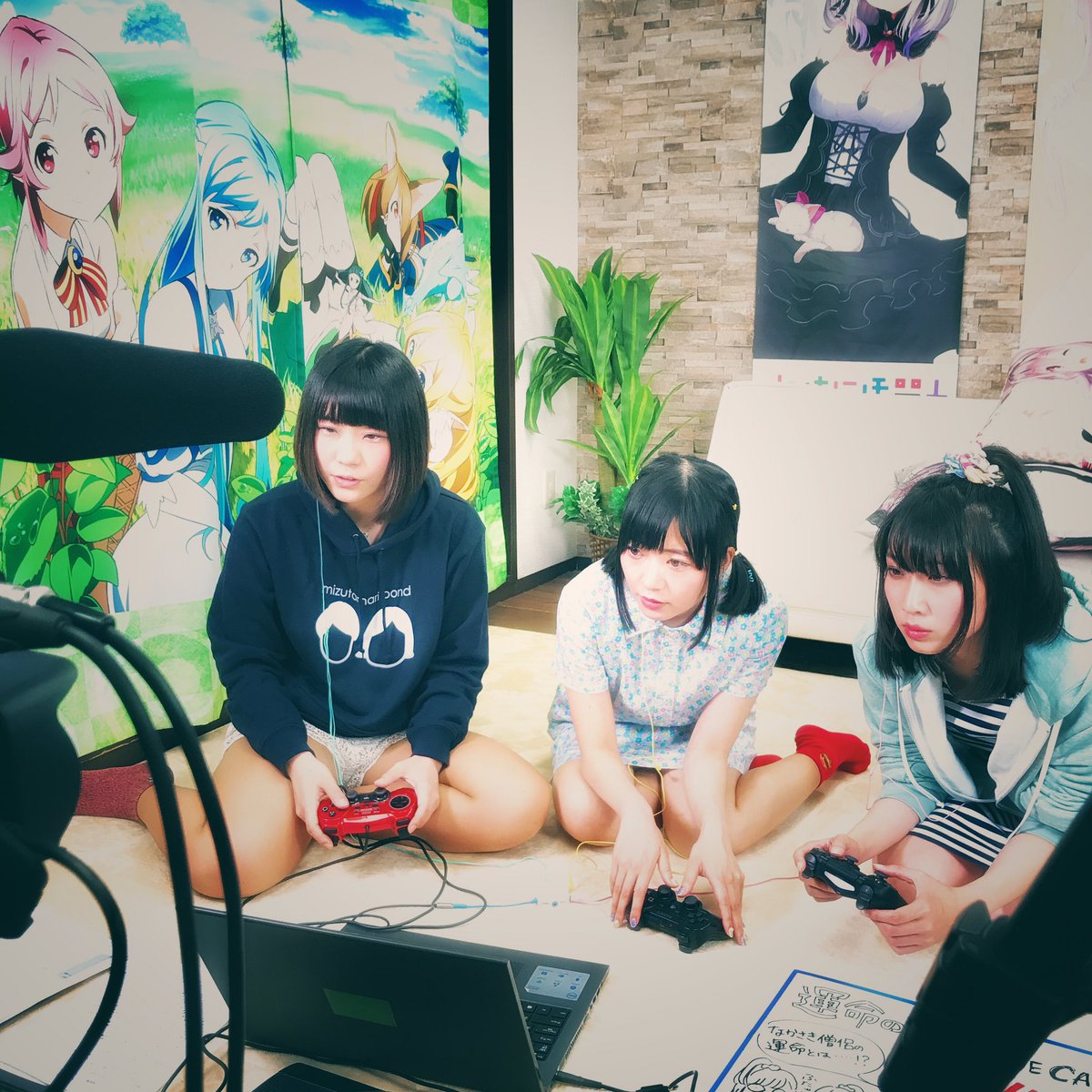 公式 ゲーム女子の部屋 Na Twitteru 生放送中です 運命の洞窟 エンディングに向けて奮闘中 ぜひ応援しに来てください T Co 50mjsvpigr ゲーム女子の部屋 Abemafresh Fresh Freshlive Abema