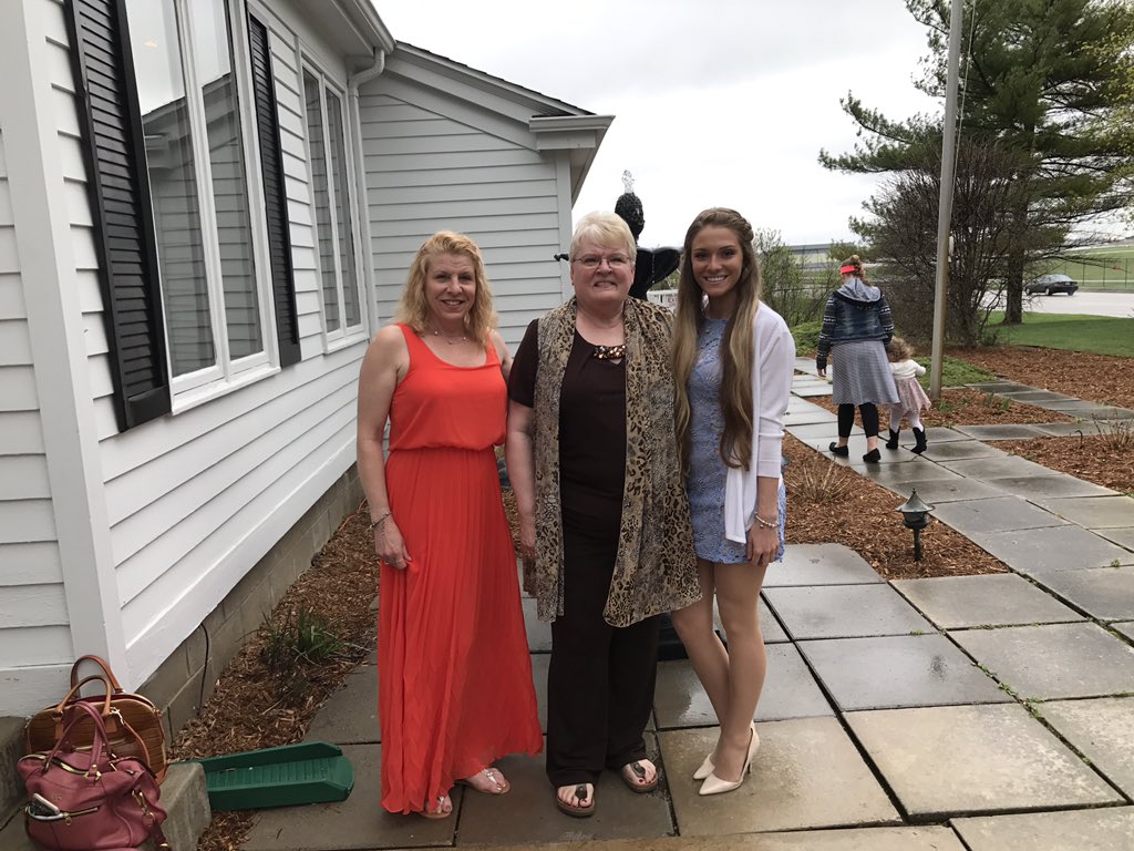 mariah123's tweet photo. So happy to be home! https://t.co/Yef41ve8mT