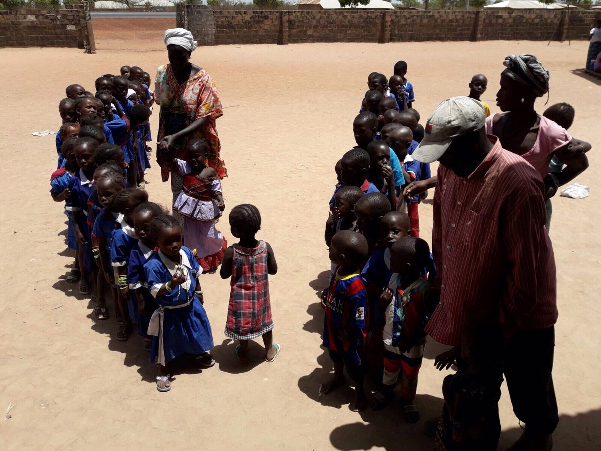 Fasmida's tweet photo. Cuando #cooperas das siempre menos de lo que recibes #Gambia https://t.co/UrRIKQB47S
