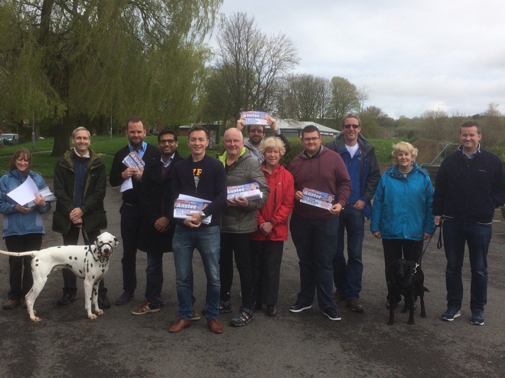 iaingartside's tweet image. Out in Bury delivering leaflets for Sean Anstee, Conservative Candidate for the GM Mayor Election #SeanForMayor