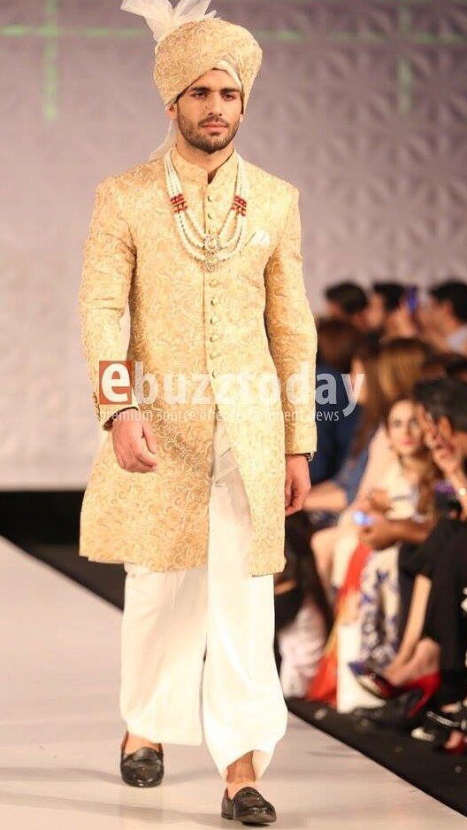 Syedznasirshah's tweet photo. PFDC' 2017
Designer:Amir Adnan 
Featuring: Syedz Nasir Shah 
Make-up and styling:N-Gents 
#syedznasirshah #fashionmodel #fashionshow #psfw17 https://t.co/1xQzKoOX8x