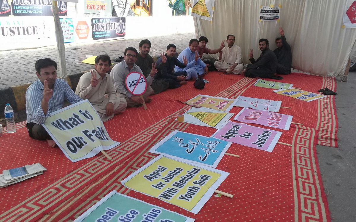 Abdulsa45564992's tweet photo. Plz dnt create panic among productive youth of sindh
Plz save merit. Plz save meritorious youth. 
@PTIofficial @MediaCellPPP @ShoukatZardari https://t.co/584DqK8gbe