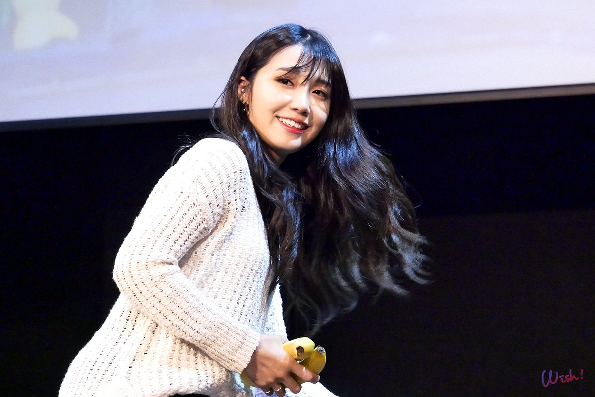 wish523944's tweet photo. 170416 #정은지 #공간 신촌 팬싸인회 part1 https://t.co/V53xjUw1RO